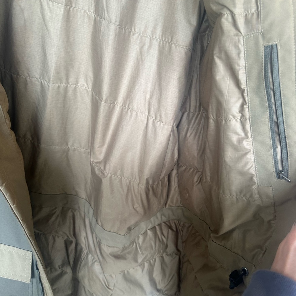 Patagonia Men's Thunder Cloud- Tan and Alpine Green - Picture 3 of 13